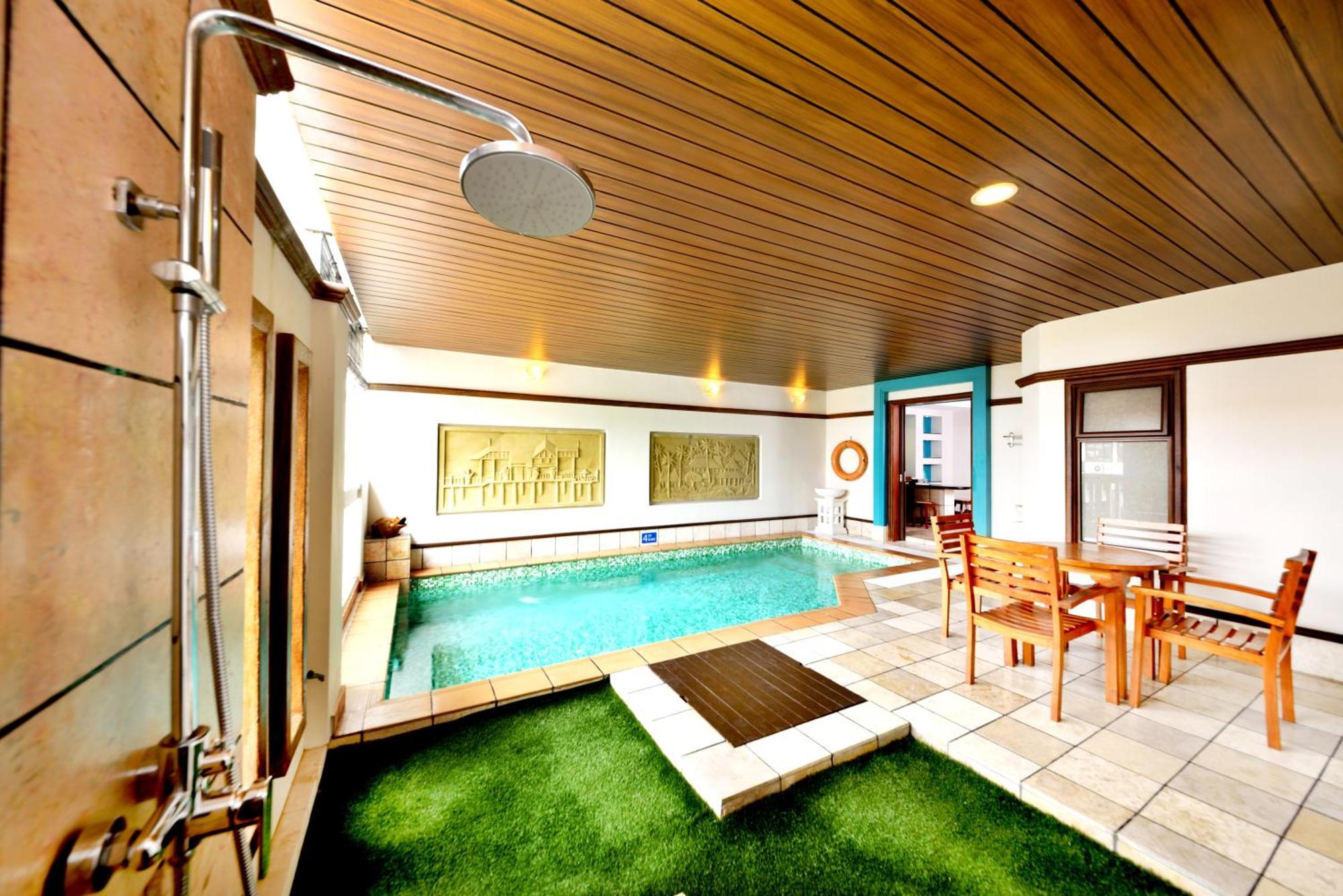 Готель Grand Lexis Порт-Діксон Екстер'єр фото A private onsen in a hotel